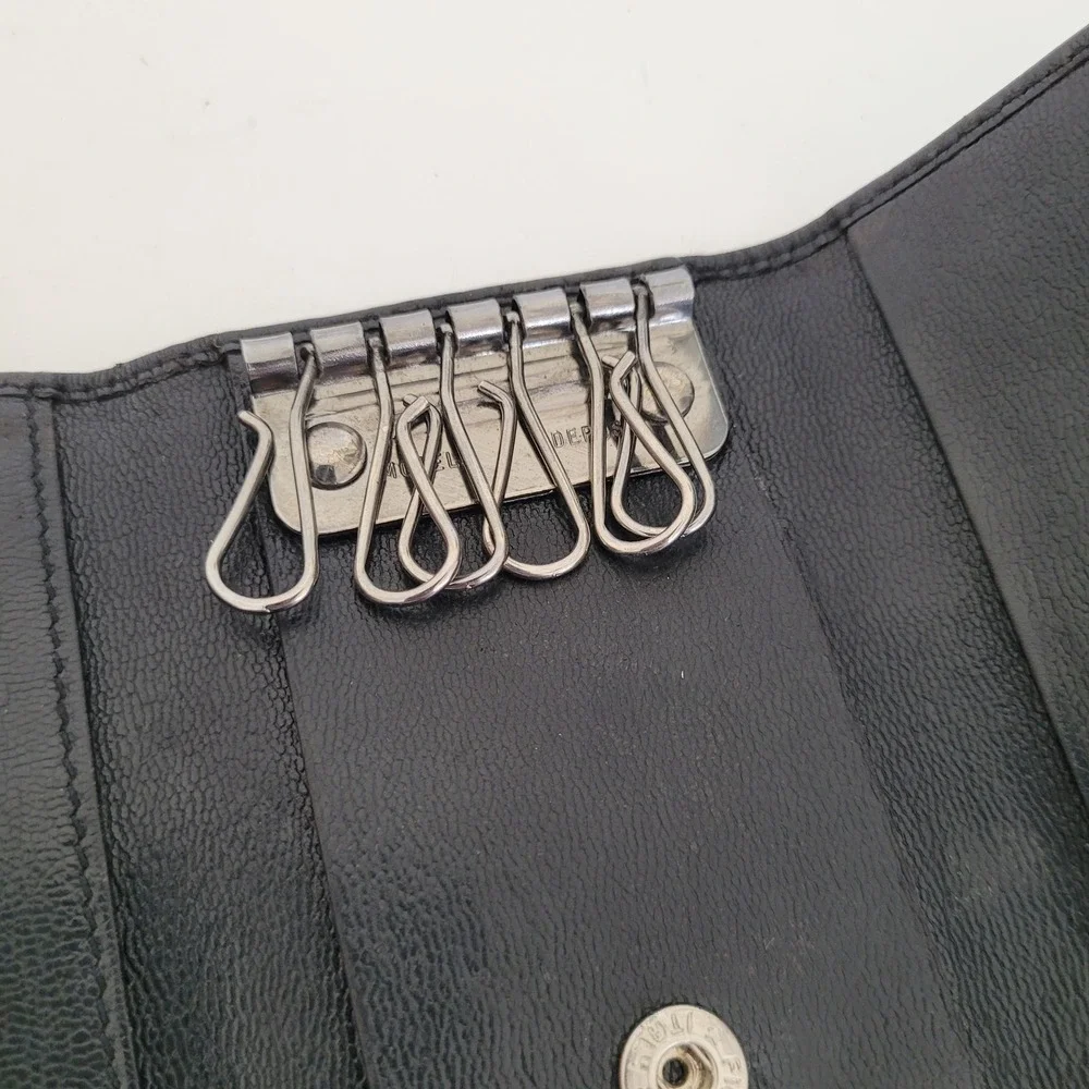 Gucci Black Pebbled Leather 6-Ring Key Case Wallet Silver Logo Plaque Italy